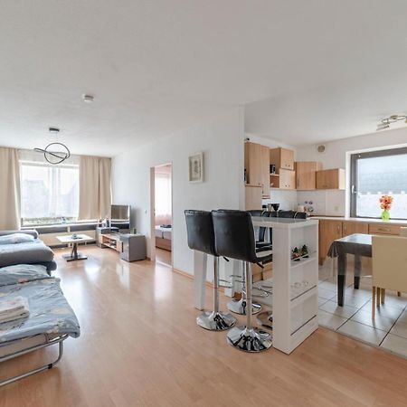 Schoene, Moeblierte Wohnung Mit Balkon Und Tiefgarage Дюссельдорф Экстерьер фото