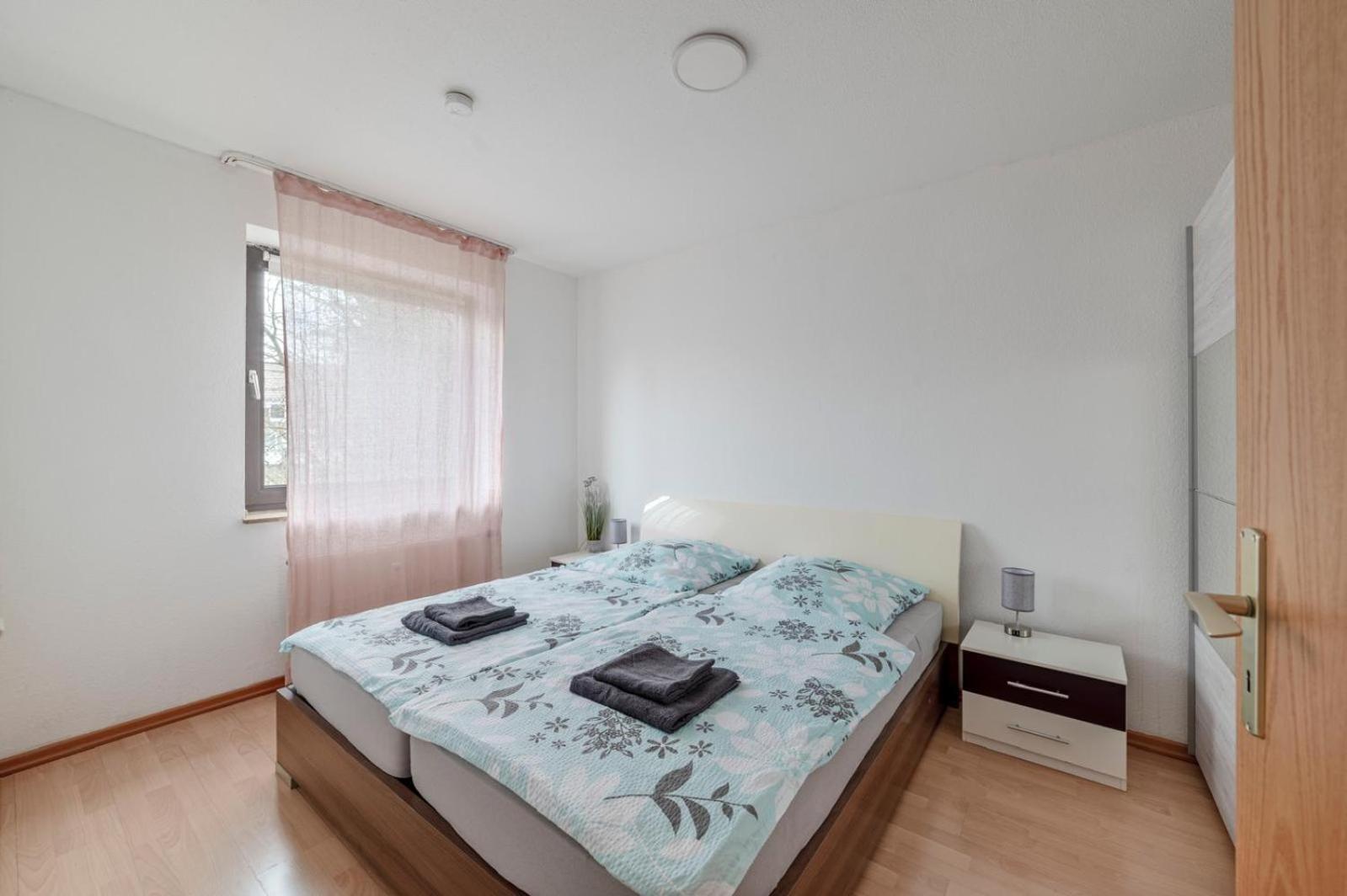 Schoene, Moeblierte Wohnung Mit Balkon Und Tiefgarage Дюссельдорф Экстерьер фото